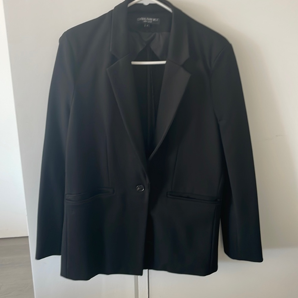 Perfect black blazer